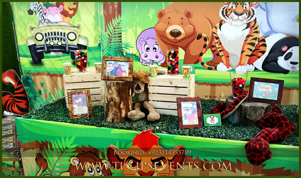 Jungle Animals Birthday Party Theme Decor in Pakistan (81)