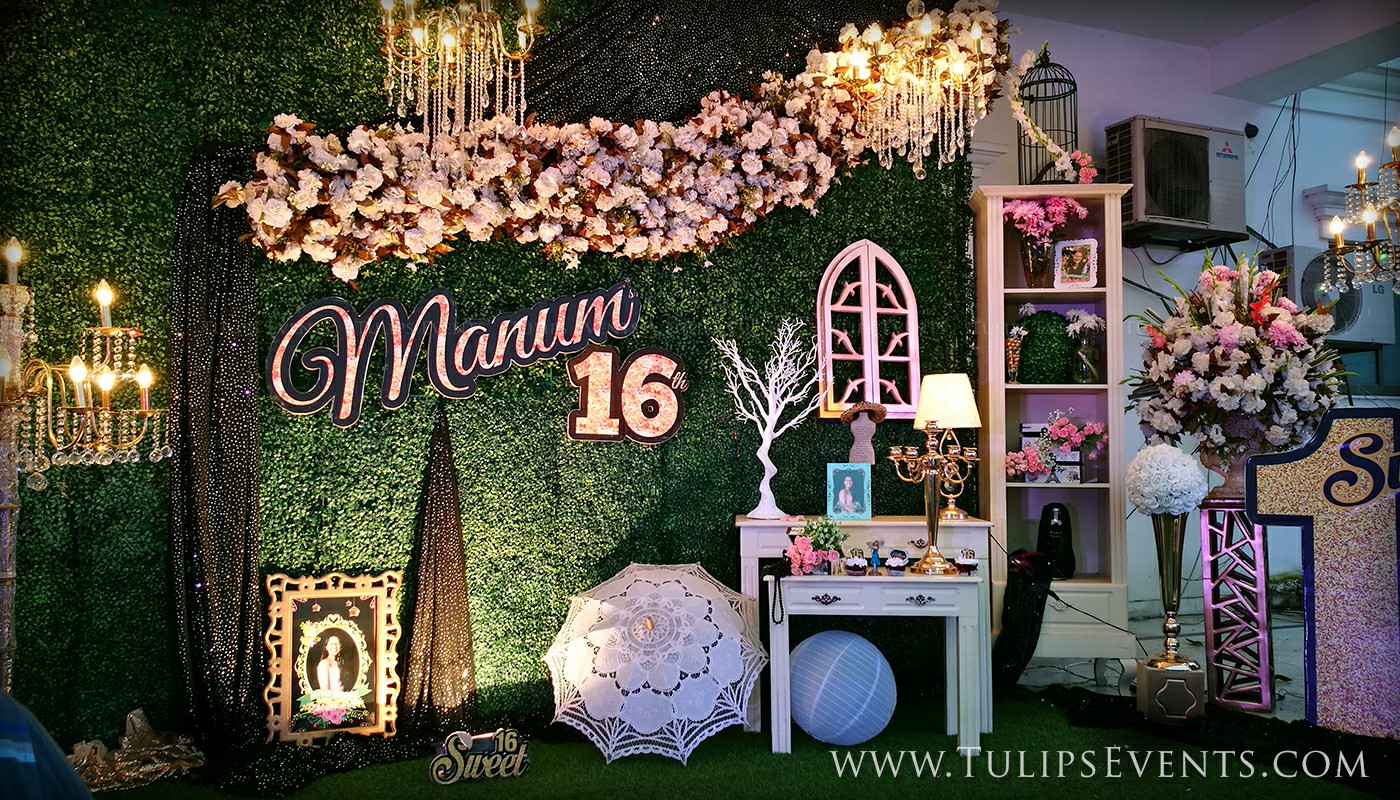 sweet 16 golden party decor ideas in Pakistan (7)