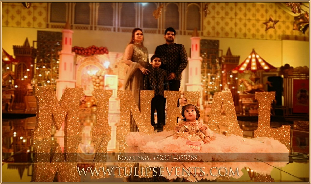 Royal Princess 1st Birthday decoration ideas in Pakistan (40)