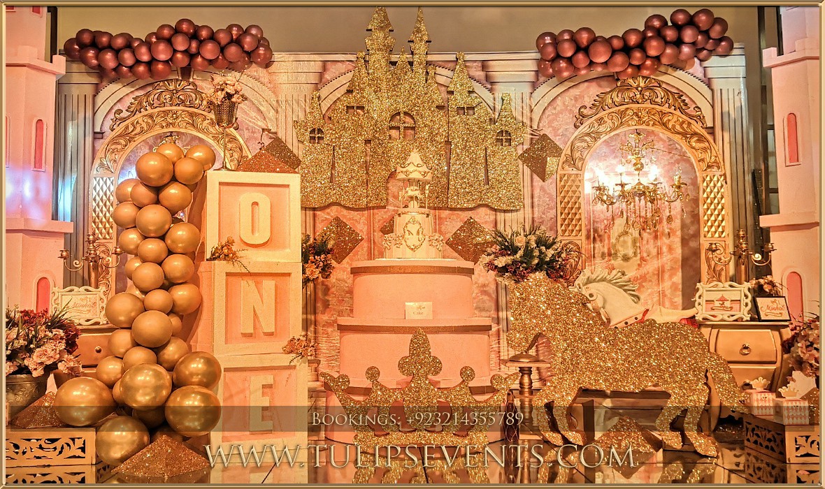 Royal Princess 1st Birthday decoration ideas in Pakistan (5)