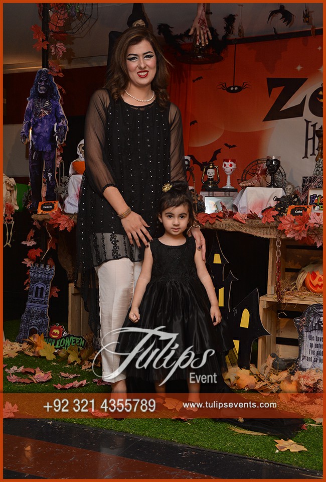 Spooky Halloween Party Decoration Ideas in Pakistan (8)