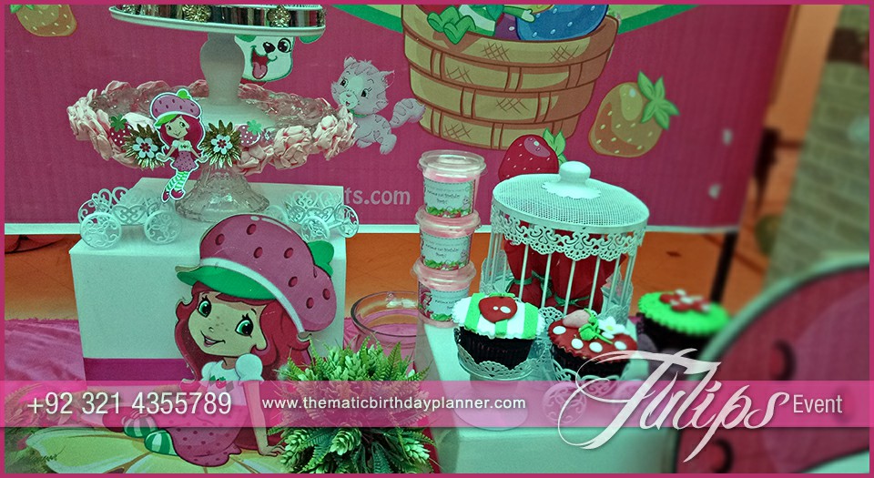 strawberry shortcake themed birthday party decor in Pakistan 08~1