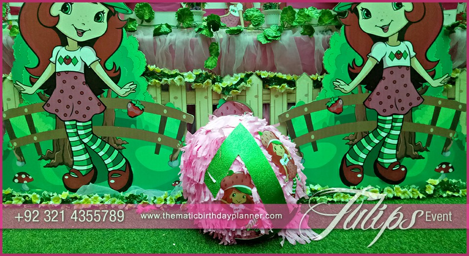 strawberry shortcake themed birthday party decor in Pakistan 48~1